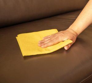 Dịch vụ vệ sinh nội thất da chuyên nghiệp – Giải pháp làm sạch toàn diện