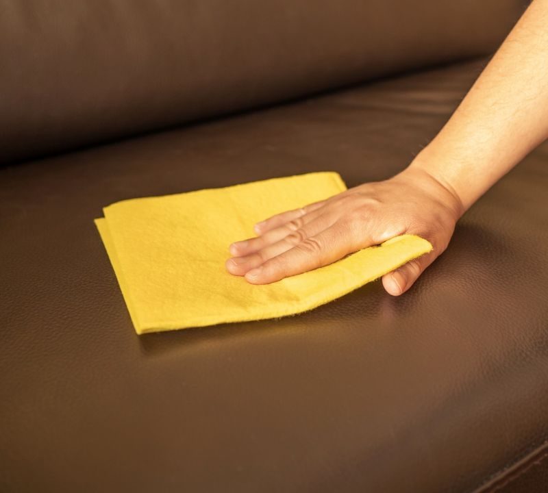 Dịch vụ vệ sinh nội thất da chuyên nghiệp – Giải pháp làm sạch toàn diện